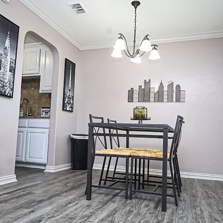Comfy Two-Bedroom Apartment In Arlington Kültér fotó