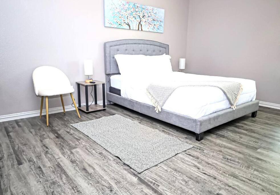 Comfy Two-Bedroom Apartment In Arlington Kültér fotó