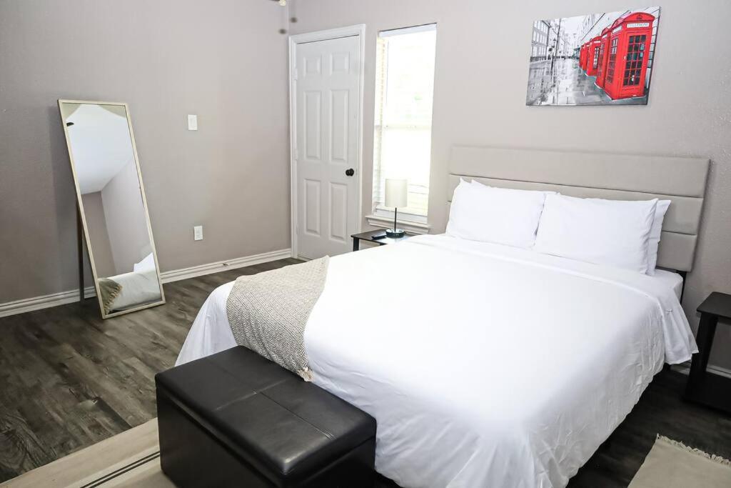 Comfy Two-Bedroom Apartment In Arlington Kültér fotó